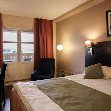 Отель Quality Флоро